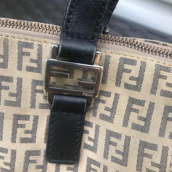 100% Auth Fendi Zucca Tote - Picture 2 of 8
